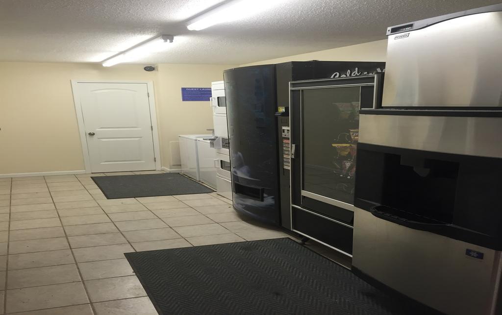 Americas Best Value Inn Ponca City Exterior photo