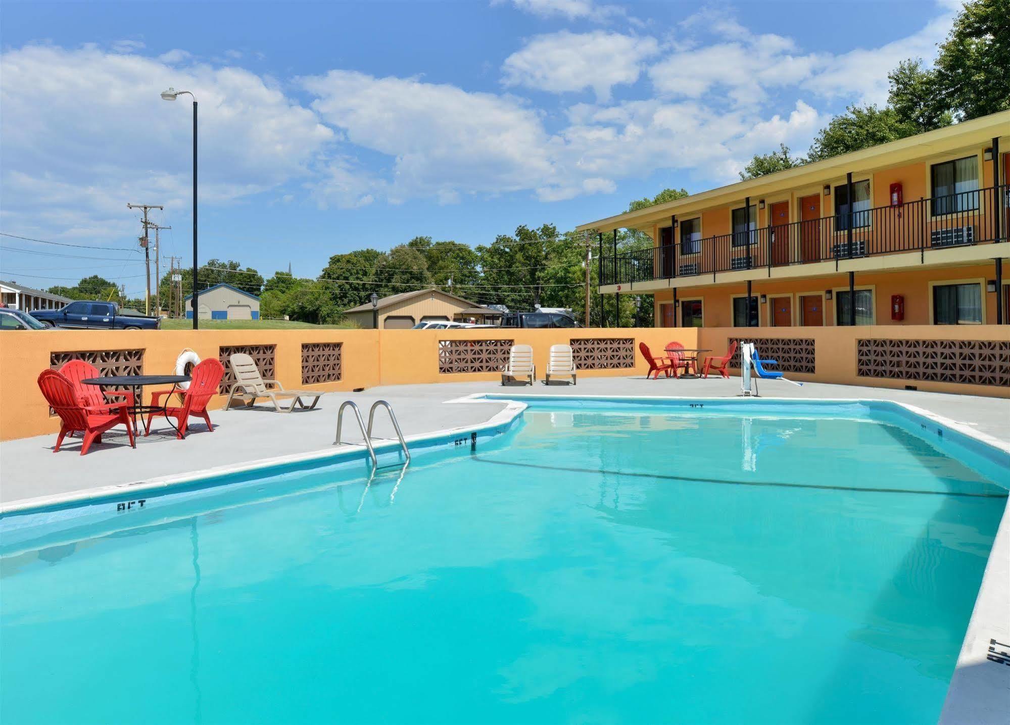 Americas Best Value Inn Ponca City Exterior photo
