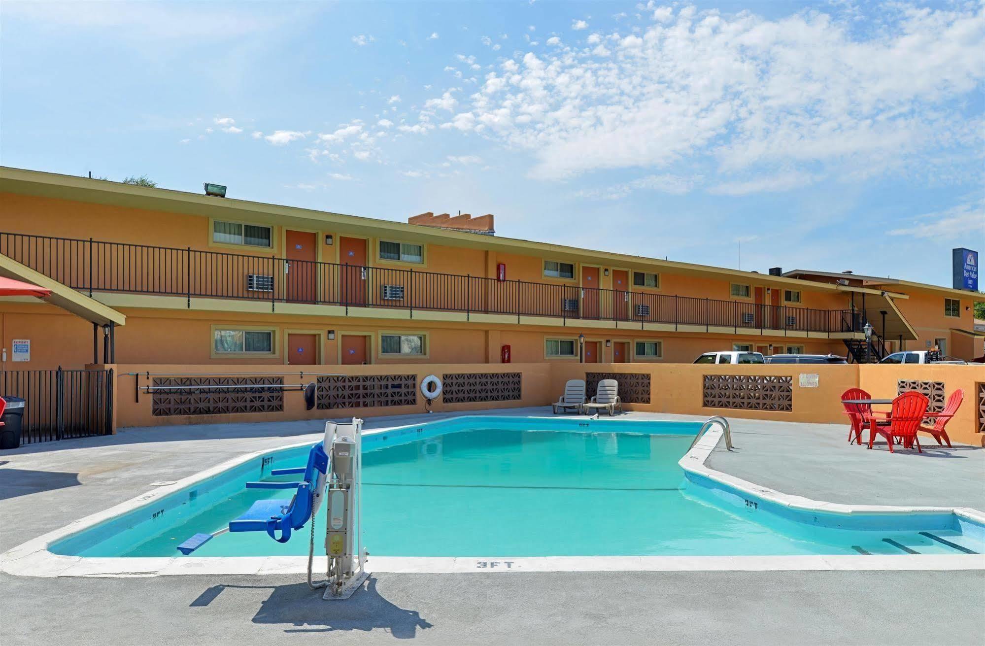 Americas Best Value Inn Ponca City Exterior photo